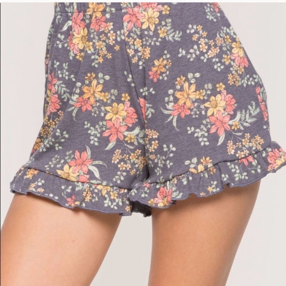 A’gaci | Floral Ribbed Spring Shorts - Picture 2 of 3